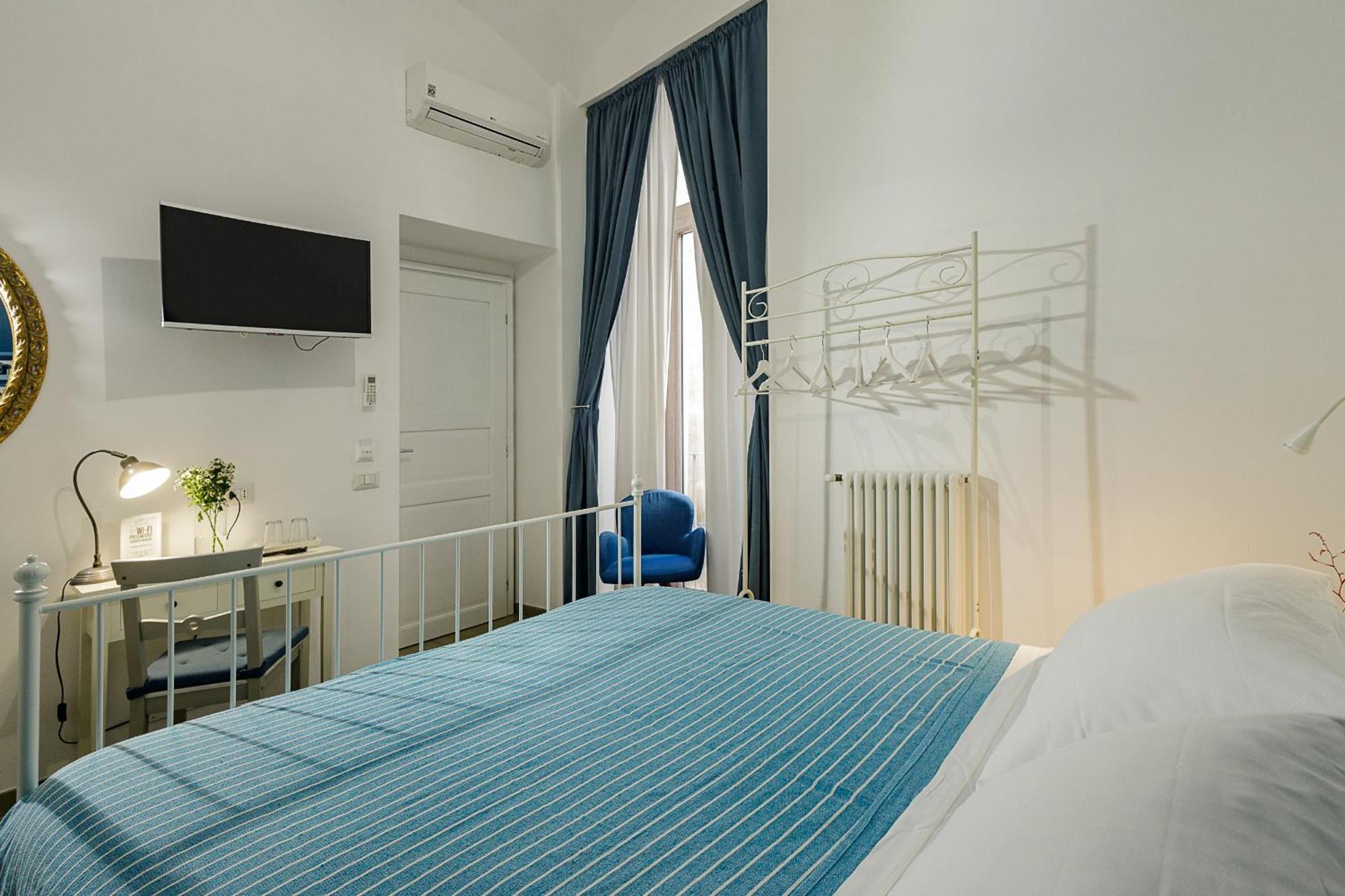 Crianza B&B Napoli Esterno foto