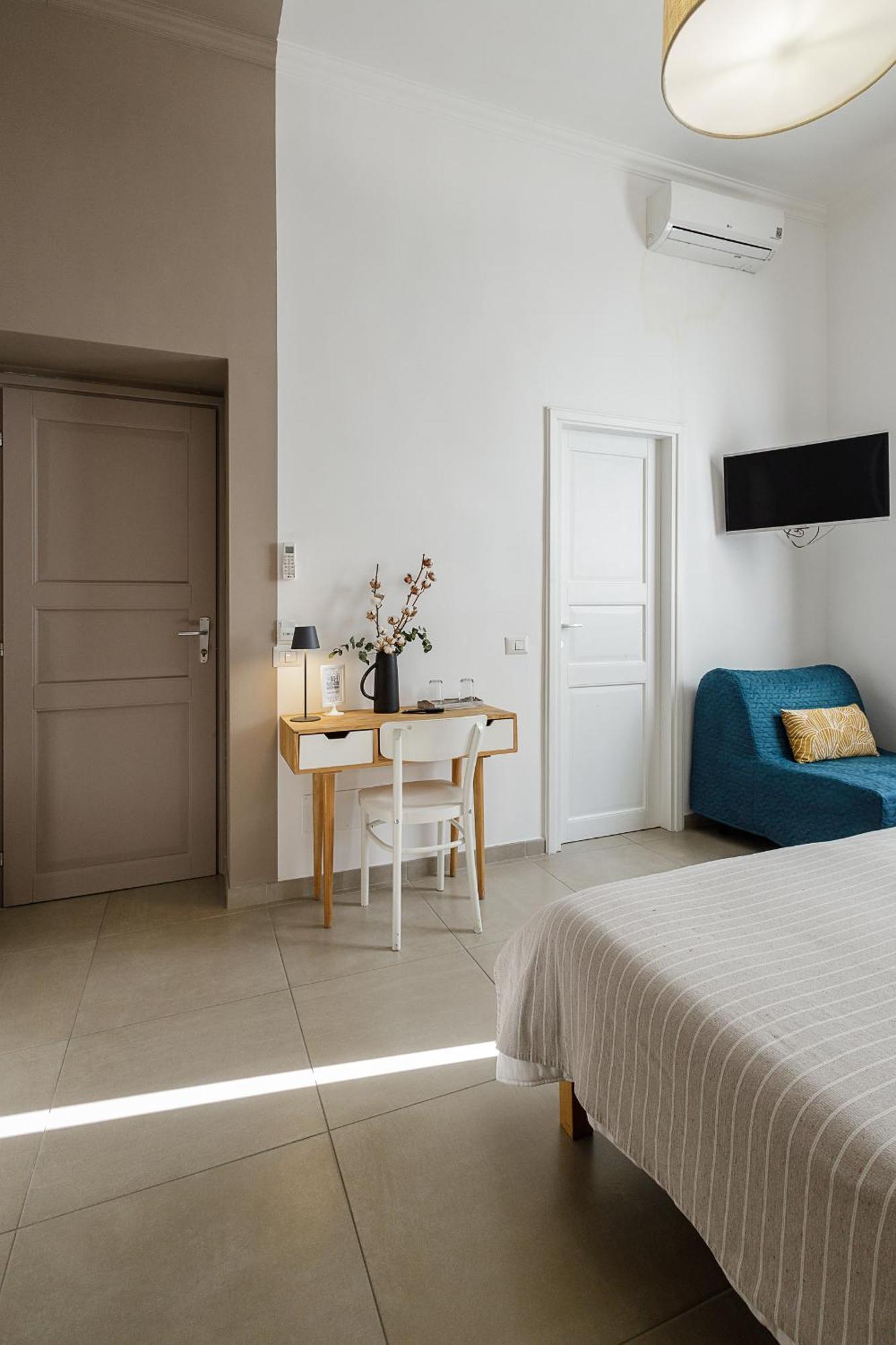 Crianza B&B Napoli Esterno foto