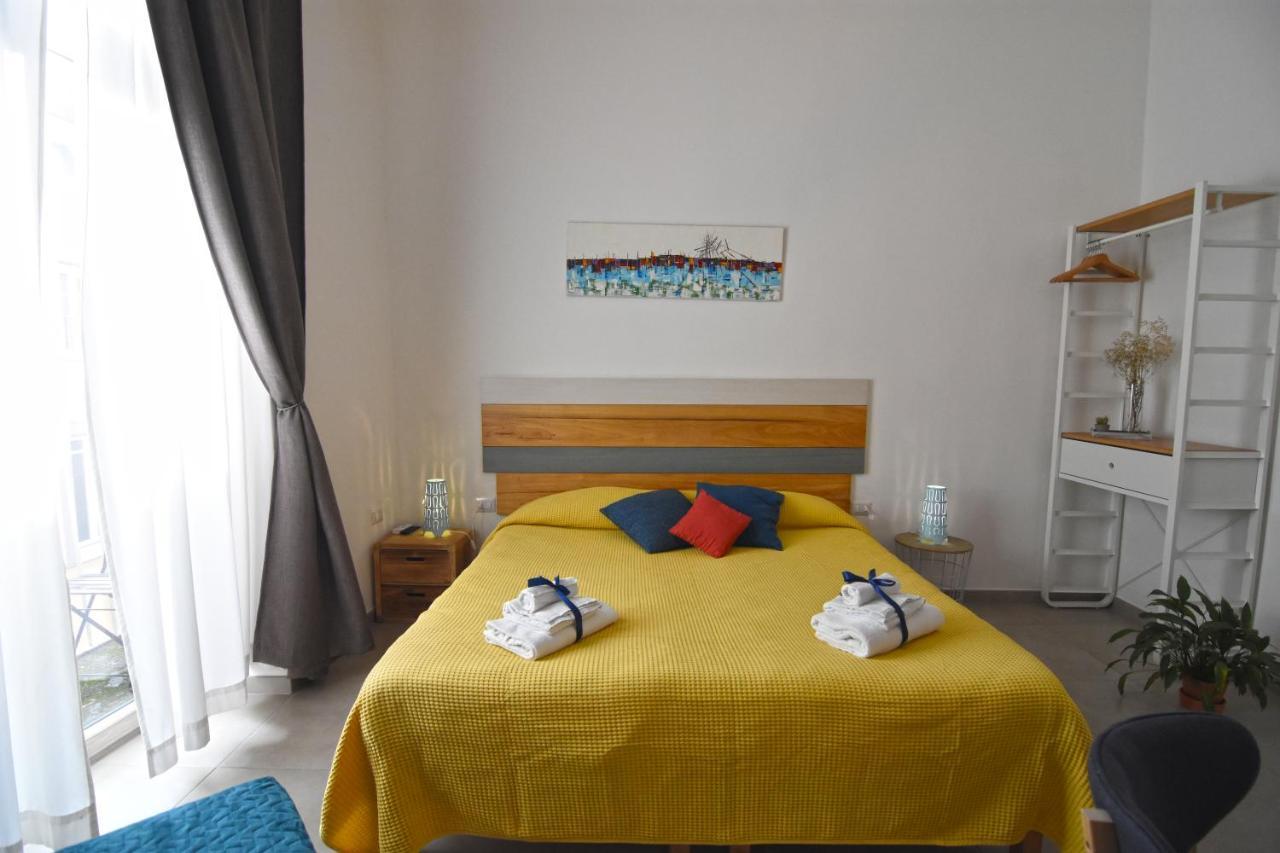 Crianza B&B Napoli Esterno foto