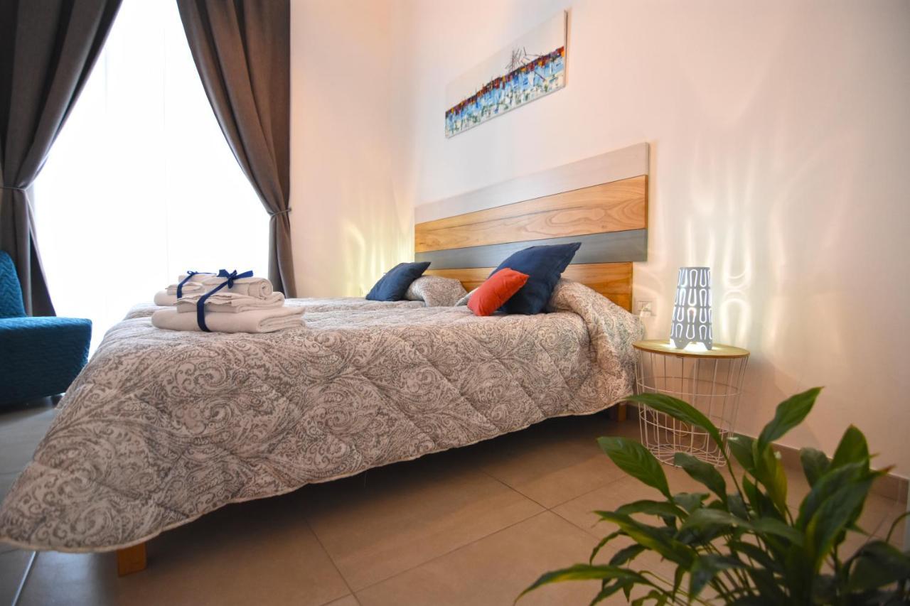 Crianza B&B Napoli Esterno foto
