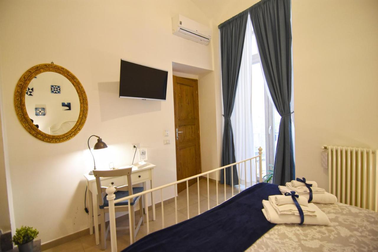 Crianza B&B Napoli Esterno foto